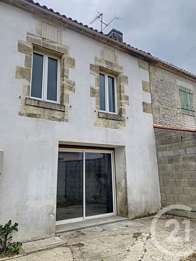 Maison à louer - 5 pièces - 114 m2 - Migron - 17 - POITOU-CHARENTES